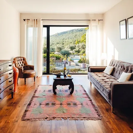 לינה וארוחת בוקר Casa Boho - אלבדוס